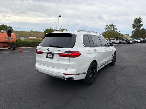 Alpine White 2022 BMW X7 xDrive40i