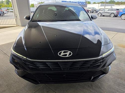 Abyss Black 2025 Hyundai ELANTRA HEV SEL Sport