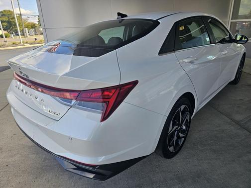 2021 Hyundai ELANTRA Limited
