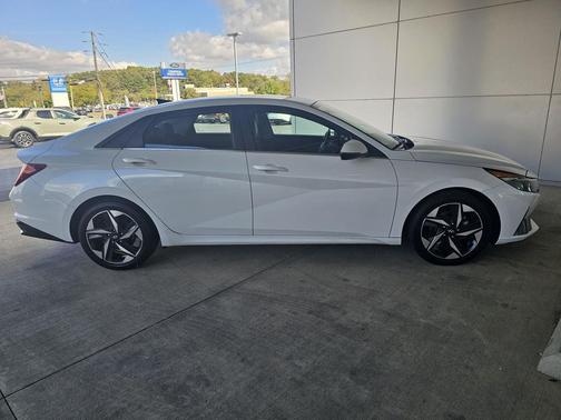 2021 Hyundai ELANTRA Limited