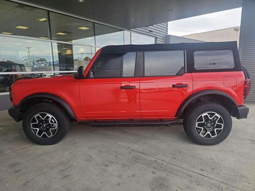 2023 Ford Bronco Base