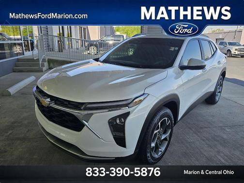 Summit White 2024 Chevrolet Trax LT