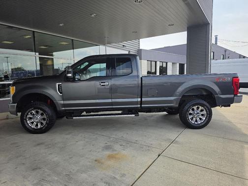 Magnetic 2017 Ford F-250 XLT