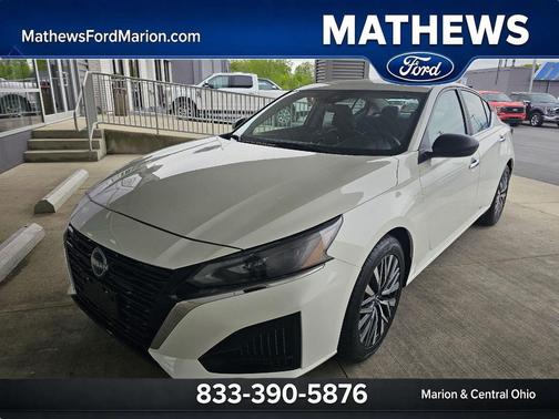 Glacier White 2025 Nissan Altima SV FWD