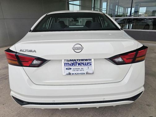 Glacier White 2025 Nissan Altima SV FWD
