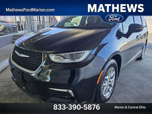 Diamond Black Crystal Pearlcoat 2025 Chrysler Pacifica L