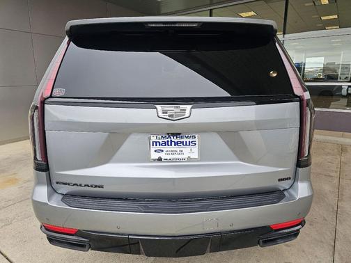 Argent Silver Metallic 2024 Cadillac Escalade Sport