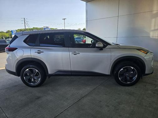 Brilliant Silver Metallic 2024 Nissan Rogue SV