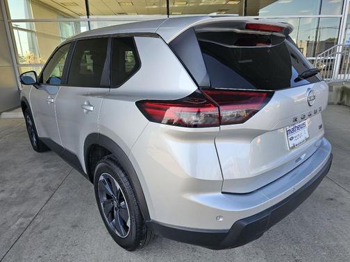 Brilliant Silver Metallic 2024 Nissan Rogue SV