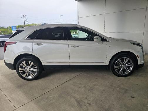 Crystal White Tricoat 2024 Cadillac XT5 Premium Luxury