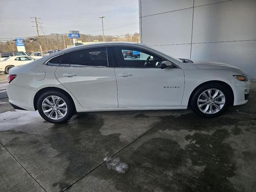 2022 Chevrolet Malibu FWD LT