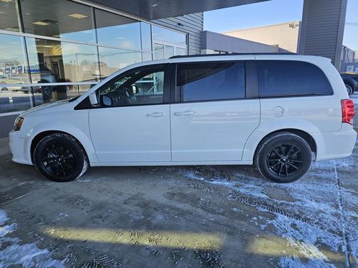 White Knuckle Clearcoat 2019 Dodge Grand Caravan GT