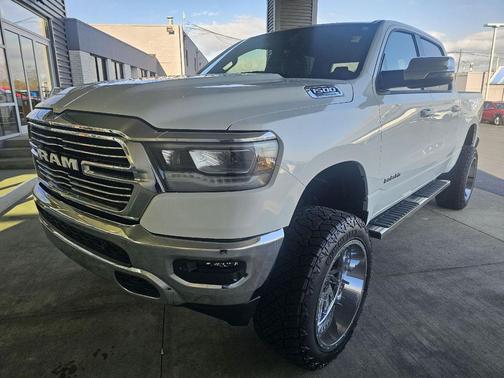 Bright White Clearcoat 2024 RAM 1500 Laramie