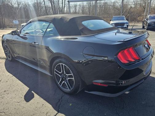 2022 Ford Mustang EcoBoost Premium