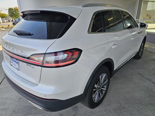 2019 Lincoln Nautilus Select