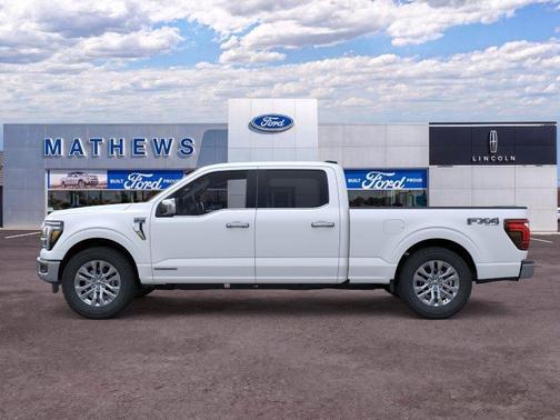 Star White Metallic Tri-Coat 2026 Ford F-150 Lariat