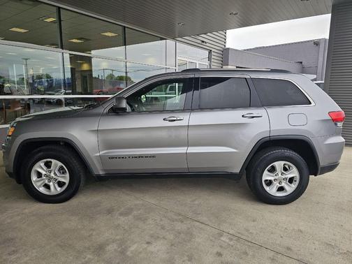 Billet Silver Metallic Clearcoat 2017 Jeep Grand Cherokee Laredo