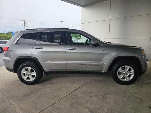 Billet Silver Metallic Clearcoat 2017 Jeep Grand Cherokee Laredo