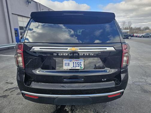 2023 Chevrolet Suburban LT