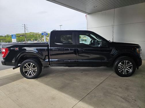 Agate Black Metallic 2023 Ford F-150 XL
