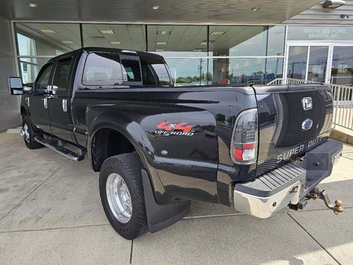 Black Clearcoat 2008 Ford F-350 Lariat