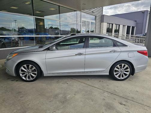 Radiant Silver 2013 Hyundai SONATA SE