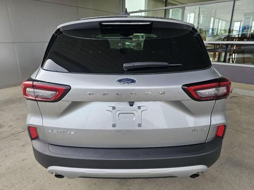 Iconic Silver Metallic 2023 Ford Escape Active