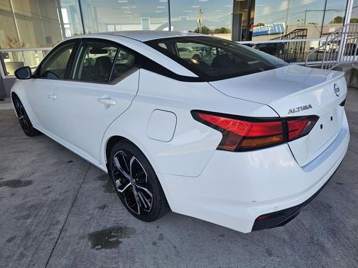 2023 Nissan Altima SR FWD