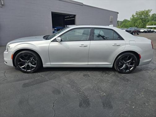 2022 Chrysler 300 S