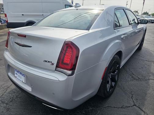 2022 Chrysler 300 S