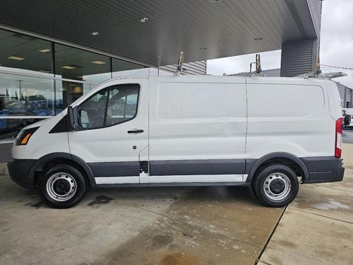Oxford White 2017 Ford Transit-150 Base