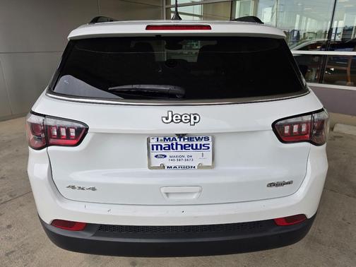 Bright White Clearcoat 2024 Jeep Compass Latitude