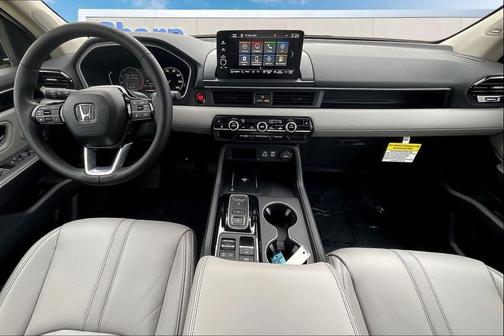 2025 Honda Pilot Touring 8-Passenger