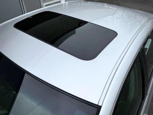 Silver 2008 Toyota Avalon XL