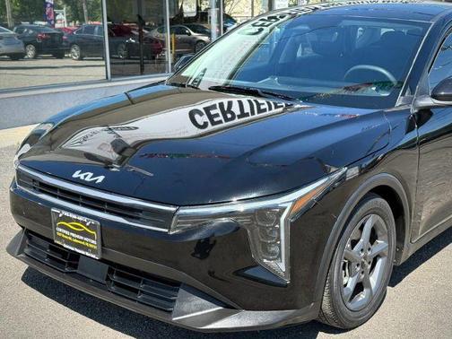 Black 2025 Kia K4