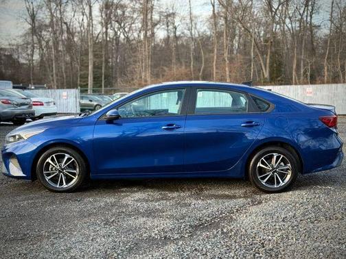 Blue 2022 Kia Forte LXS