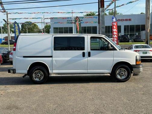 White 2019 GMC Savana 2500 Work Van