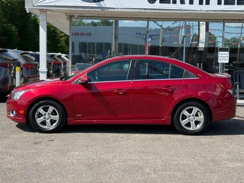 Red 2014 Chevrolet Cruze 1LT