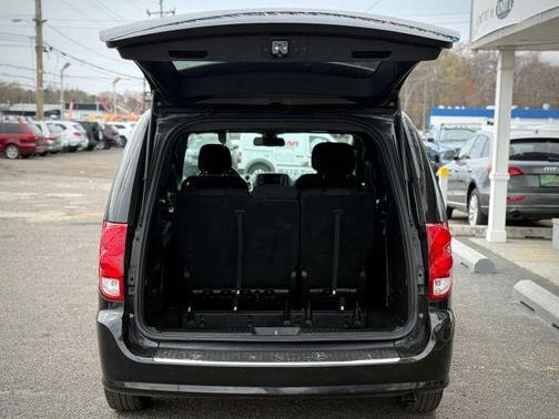Black 2020 Dodge Grand Caravan SE