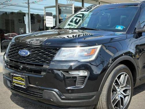 Black 2018 Ford Explorer sport