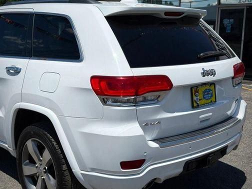 White 2015 Jeep Grand Cherokee Overland