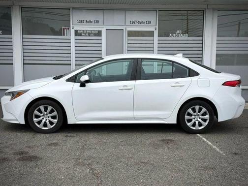 White 2021 Toyota Corolla LE