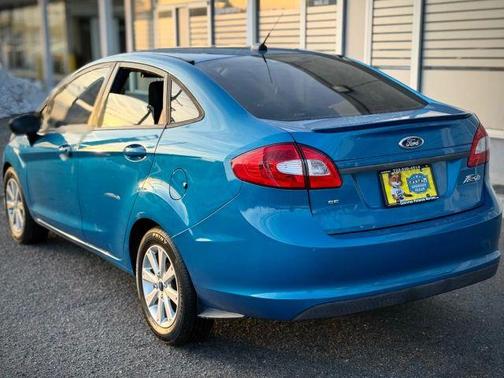 Blue 2012 Ford Fiesta SE