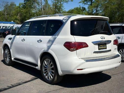 White 2017 INFINITI QX80