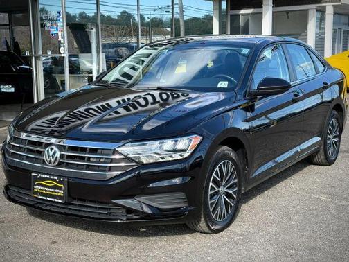 Deep Black Pearl Effect 2021 Volkswagen Jetta 1.4T SE