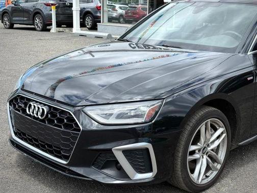 Mythos Black Metallic 2021 Audi A4 45 S line quattro Premium