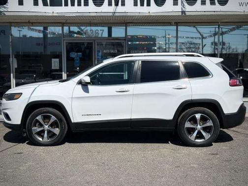 White 2019 Jeep Cherokee Limited