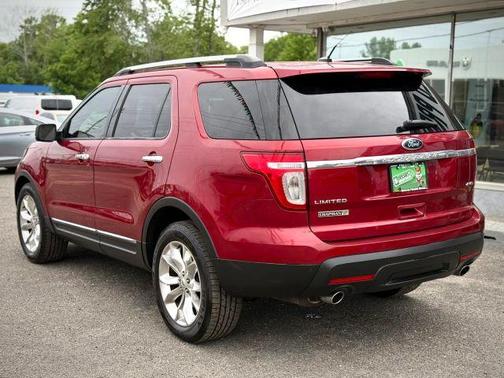 Red 2014 Ford Explorer Limited