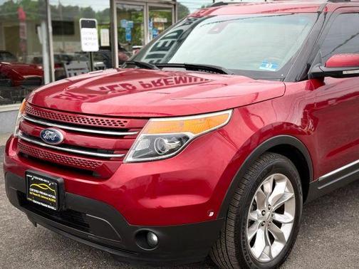 Red 2014 Ford Explorer Limited