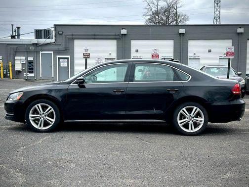 Black 2014 Volkswagen Passat 1.8T SE